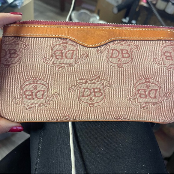 Vintage Dooney and Burke zip up Wallet - Picture 2 of 9